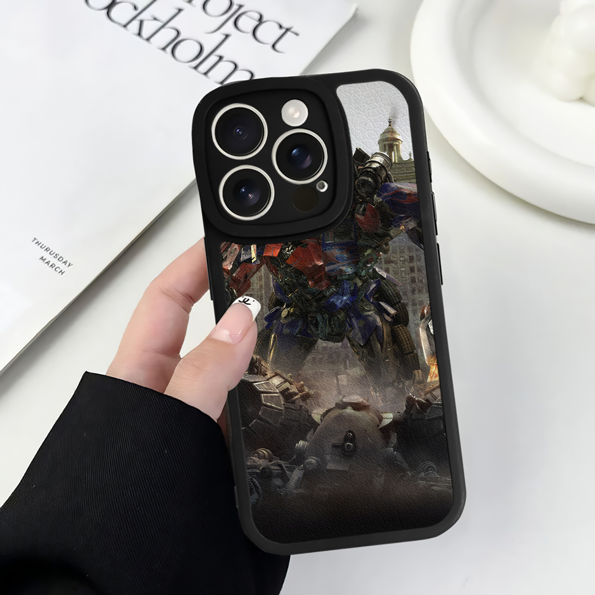 （画像用） Transformers トランスフォーマー 【iPhone 16シリーズ対応】シリコンスマホケース（レザー調） 材質：シリコン